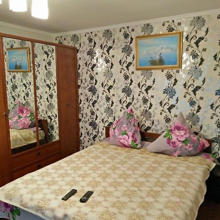 Apartment Nr Railway Station Одеса Екстер'єр фото